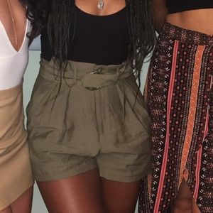 FOREVER 21 DRESS SHORTS